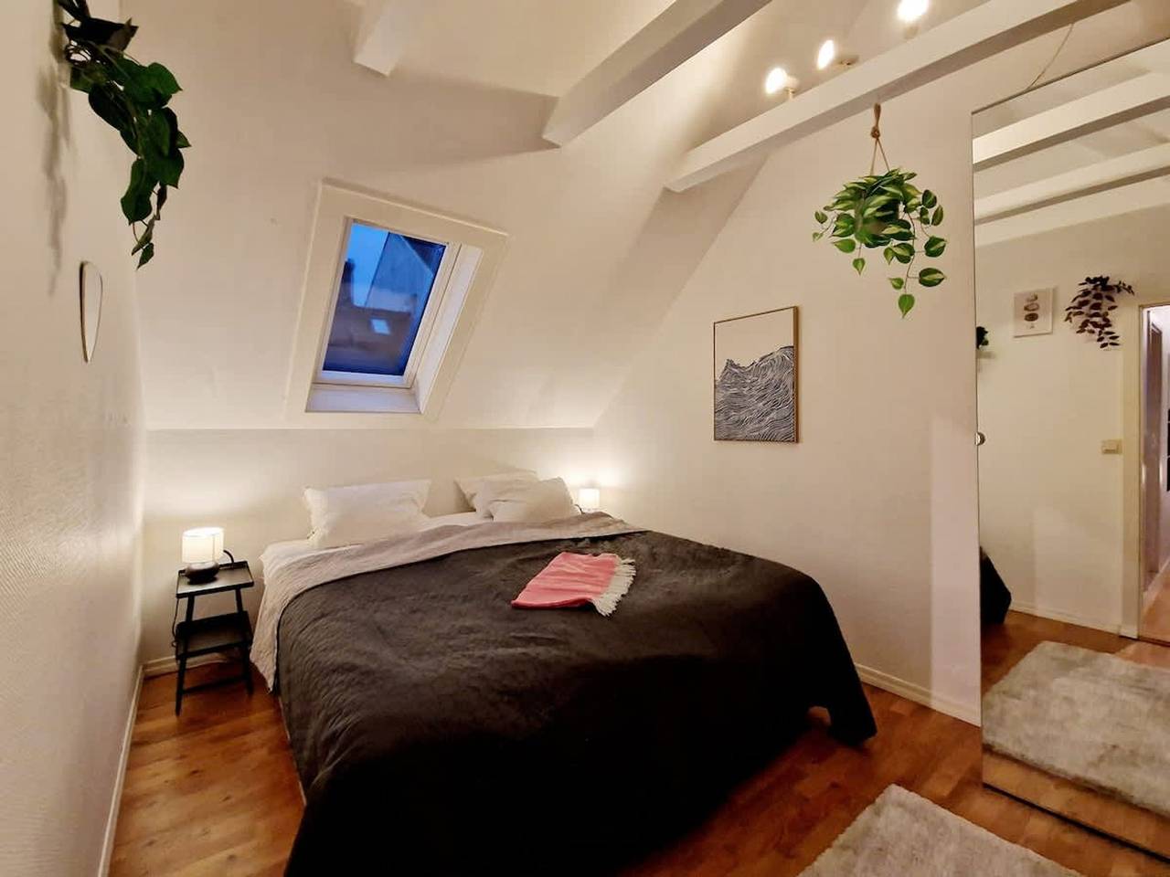 Geheel appartement, King bed  Great location  Top floor in Bergenhus, Bergen