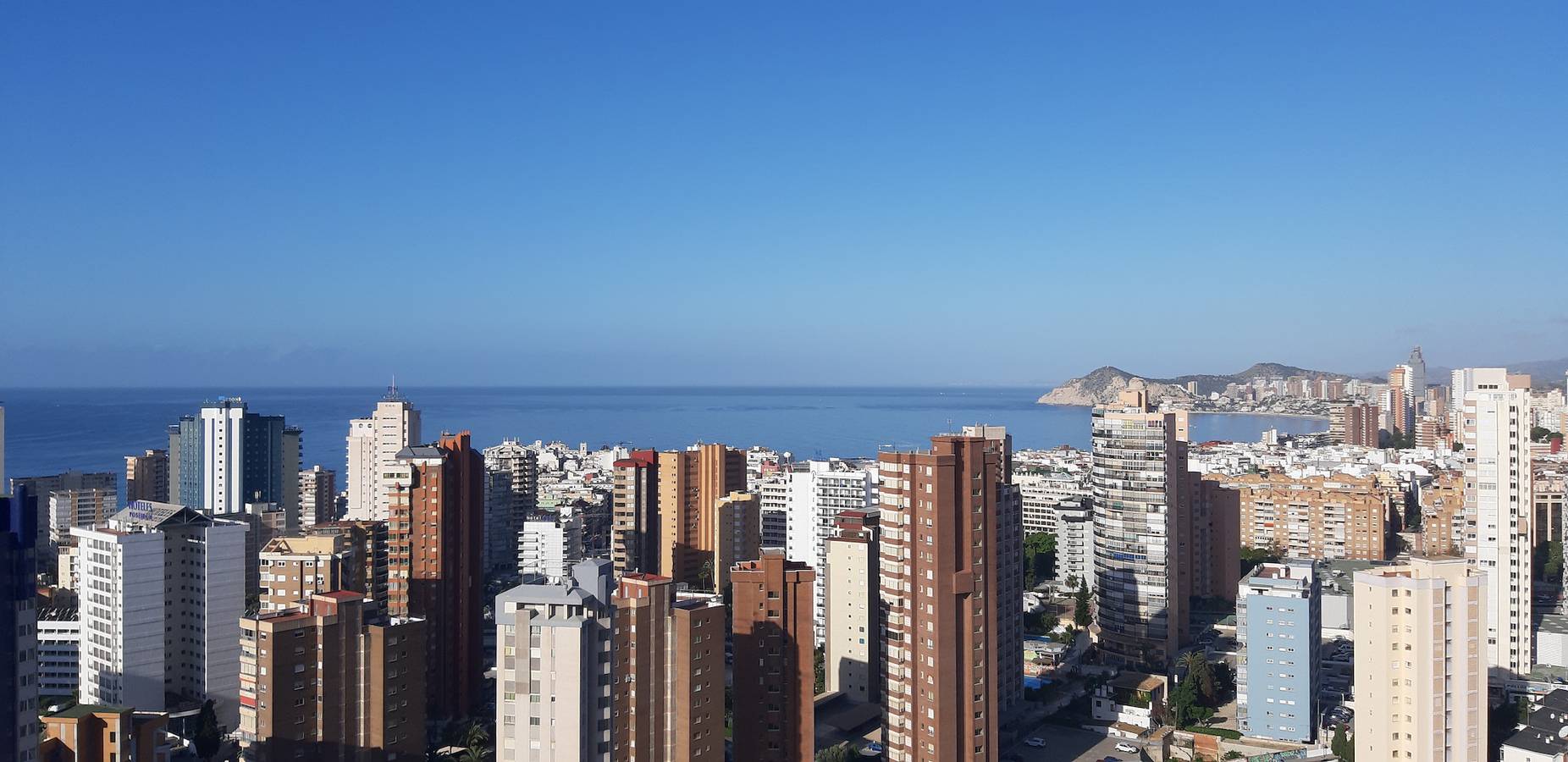 Entire apartment, Holiday apartment for 5 people with garden in Benidorm, Costa Blanca