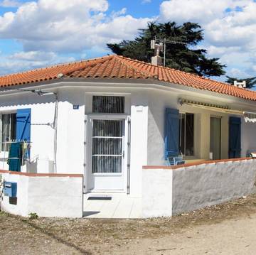 Gîte pour 4 personnes, avec terrasse dans Plage de la Clère