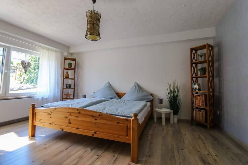 Ganze Wohnung, Ferienwohnung (80qm) mit Ofen und voll ausgestatteter Küche in Bad Laasphe, Kreis Siegen-Wittgenstein