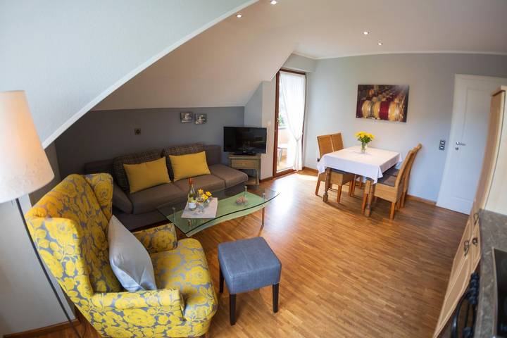 Ferienwohnung für 3 Personen, mit Balkon und Garten - 1