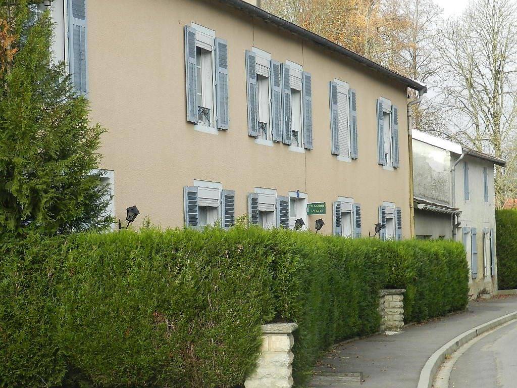 Chambre d'hôtes - Chambre 1 in Dammarie-sur-Saulx, Région de Bar-le-Duc