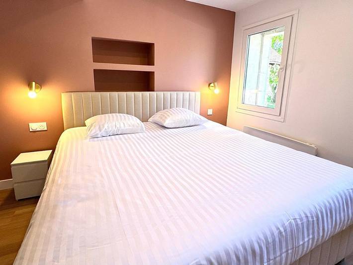Hôtel pour 4 personnes, avec Terrasse et Jardin ainsi que Piscine et Vue