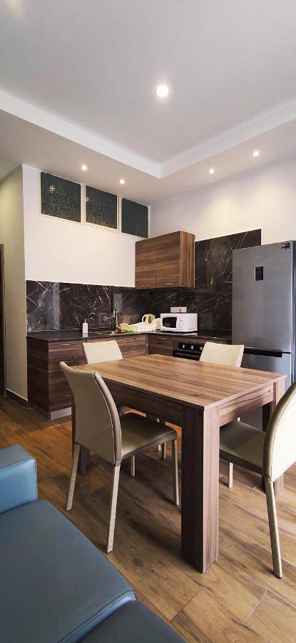 Appartement entier, Apartment with Balcony in Marsalforn, Zebbug