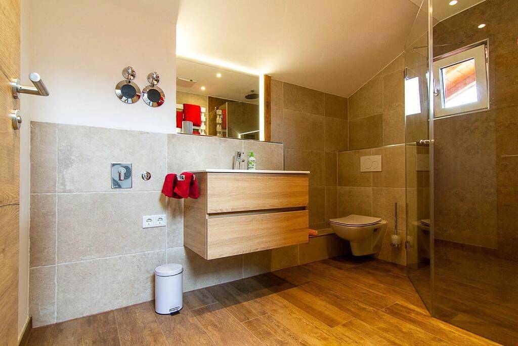 Ganze Wohnung, Two-Bedroom Apartment in Miesbach, Alpenland Tegernsee Schliersee