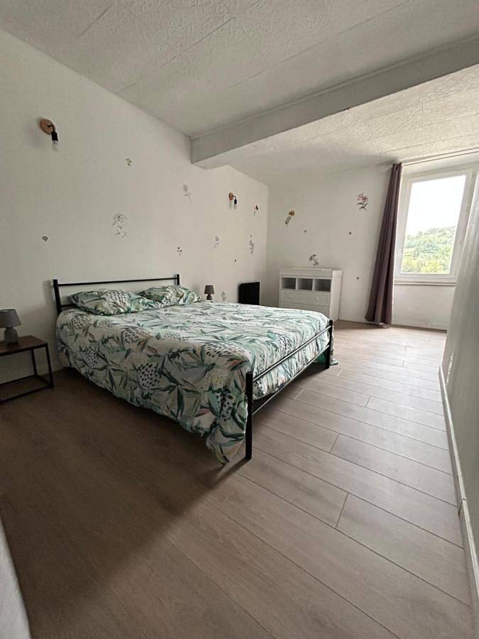 Gîte pour 5 personnes, avec vue à Pieusse - 4