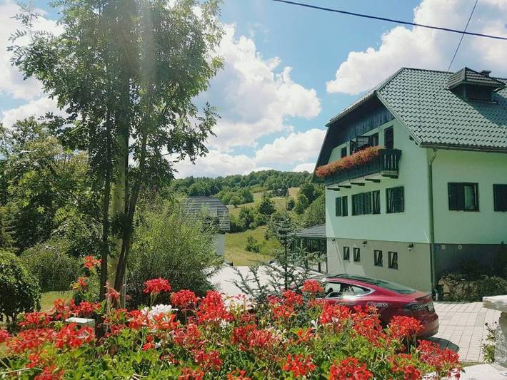 Gîte pour 2 personnes, avec vue ainsi que piscine et jardin, animaux acceptés dans Plitvička Jezera - 4
