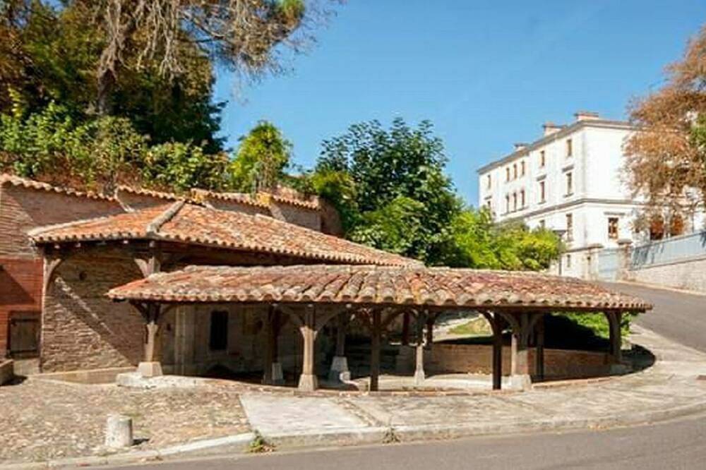 Entire apartment, T2 Le Sudiste ★ Plein Center ★ Lumineux ★ Wifi in Valence d'Agen, Tarn-et-Garonne