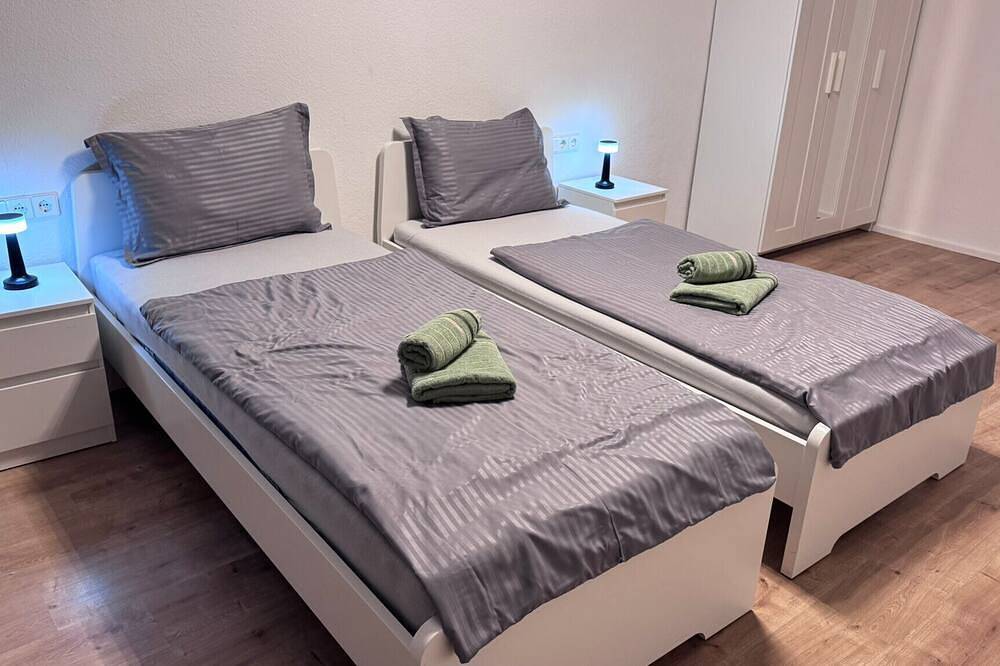 Entire apartment, Apartment \"Az-Living Edingen\" with Balcony in Edingen-Neckarhausen, Kurpfalz