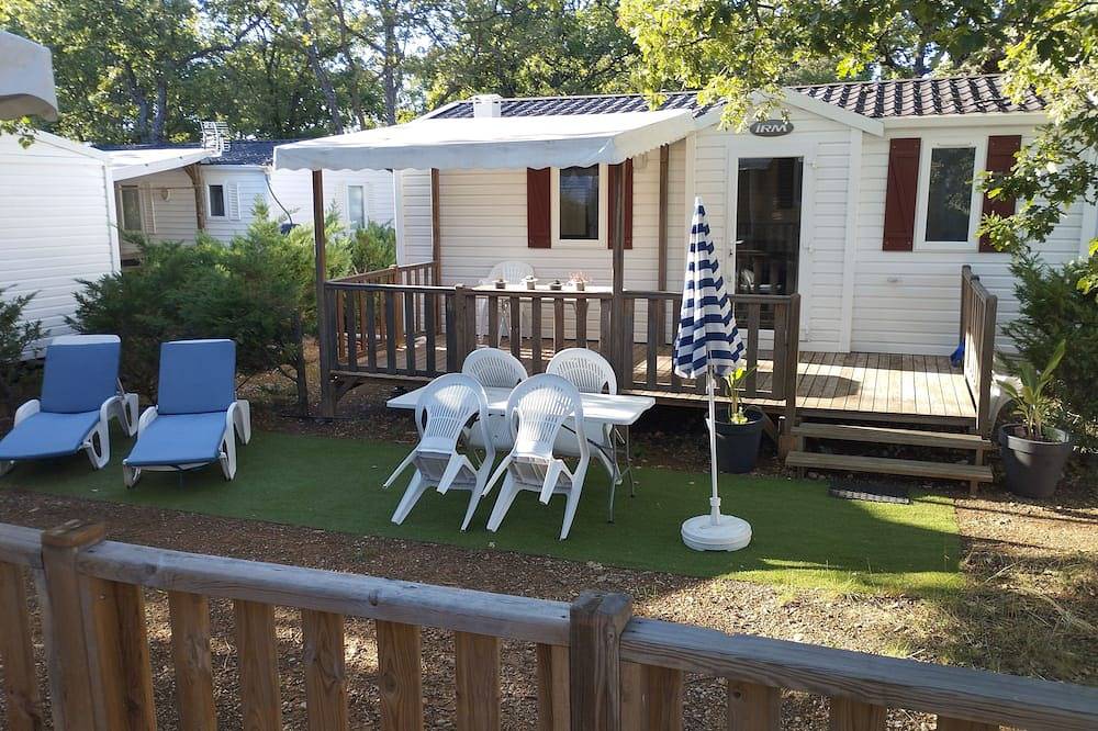 Quiet, well-shaded mobile home, swimming pool, play area. 5 minutes from the lake. in Sainte-Croix-du-Verdon, Regionaler Naturpark Verdon