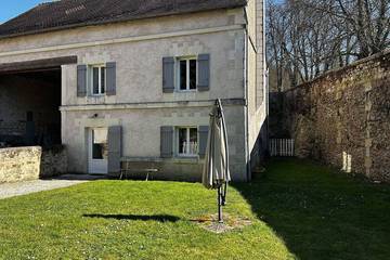 Gîte pour 5 personnes, avec jardin et piscine à Lésigny (Vienne)