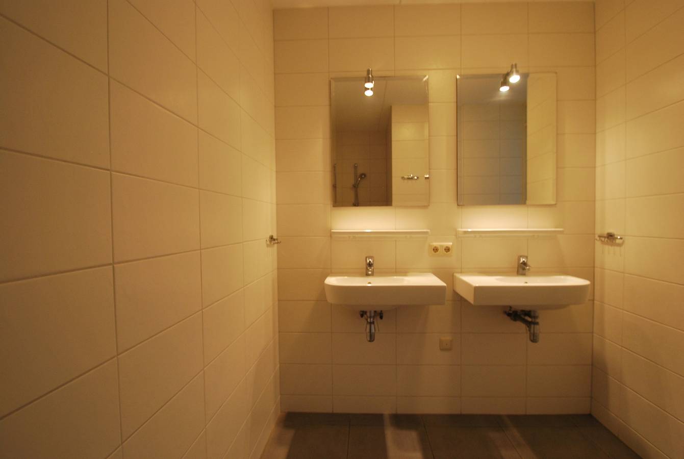 Beach Resort Makkum — Beach Villa Royale Classic with Sauna - 10 persons in Makkum, Lake Ijssel