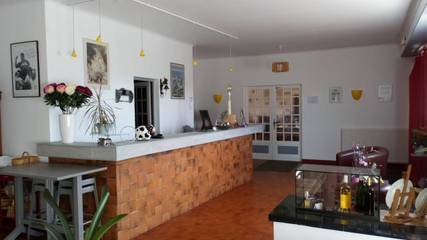Hôtel pour 2 personnes, avec vue et jardin à Lamarque-Pontacq