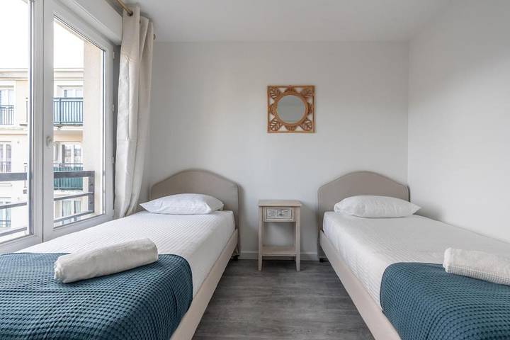 Gîte pour 6 personnes, avec terrasse dans Gare Du Val D Europe - 4