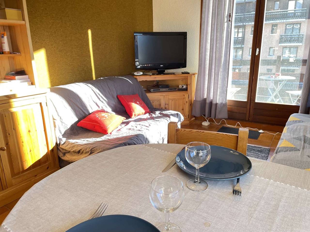 Apartamento entero, Apartamento en el corazón de Risoul: 3 piezas, 6 personas, pie de pistas in Station de Risoul, Risoul