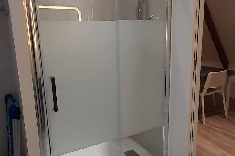 Appartement entier, Appartement dans maison du Xviiiémé siècle en centre ville in Vitré, Fougères-Vitré