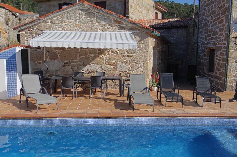 Maison As Xardeiras. Maison avec piscine et terras in Muros (Galicia), Région de Muros