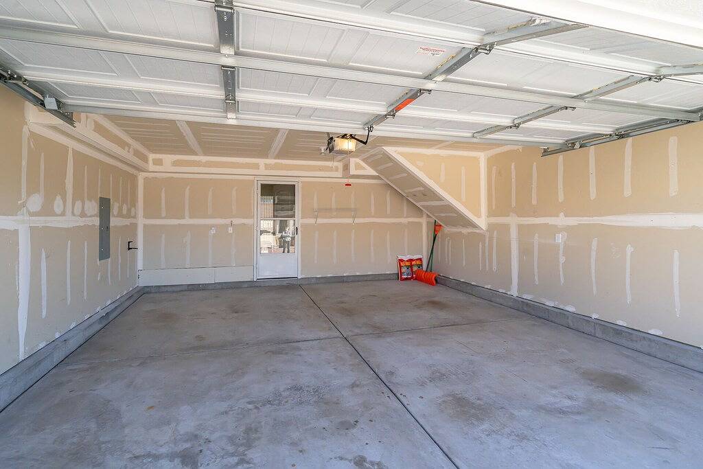 Colorful Co Spgs-Midterm Rental Length, Mt Views, Self Check-In, Parking & More! in Colorado Springs, El Paso County (CO)