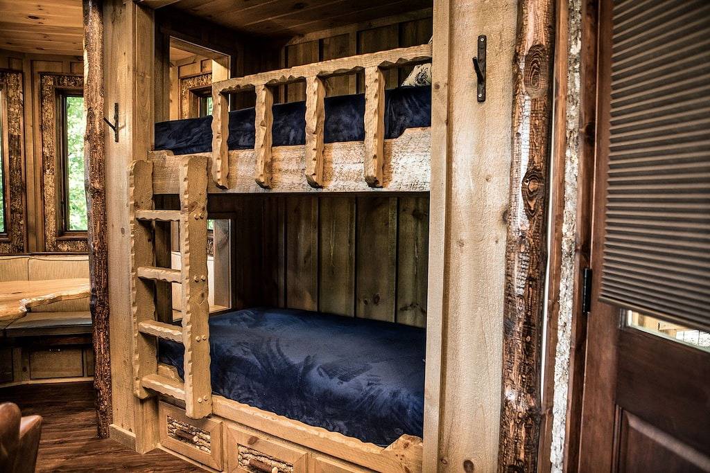 Canopy Blue Luxury Treehouse * Whirlpool, Feuerstelle, Schaukelbett, herrliche Aussicht * in Cherry Log, Chattahoochee National Forest