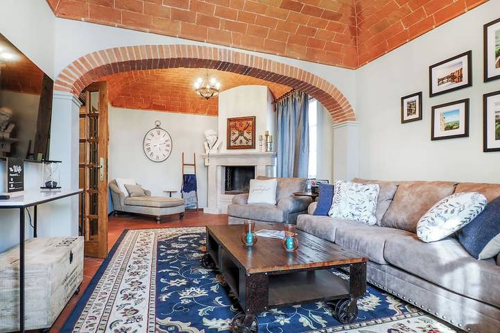 Private Tuscan Villa with Pool - Montepulciano in Montepulciano, Chianti