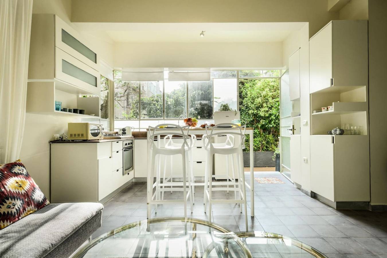 Appartement entier, Serene Retreat with Lush Garden in Tel Aviv, District de Tel Aviv
