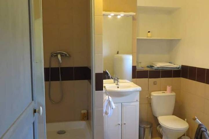 Gîte pour 3 personnes, avec jardin à Pertuis - 3