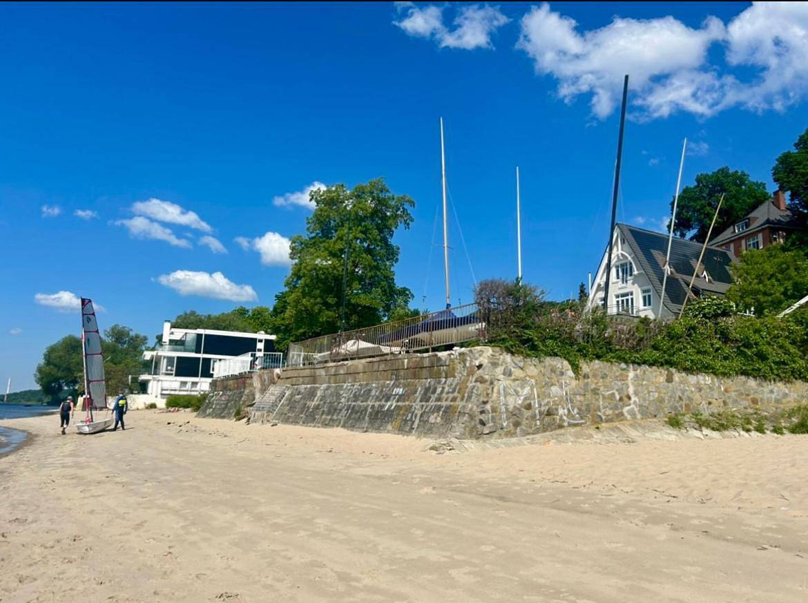 One-Bedroom Villa in Blankenese, Hamburg