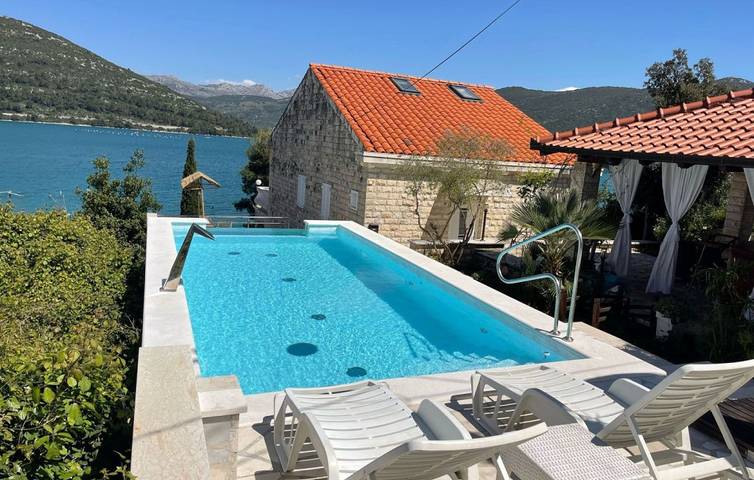Villa für 10 Personen, mit Sauna und Garten sowie Whirlpool und Terrasse - 1