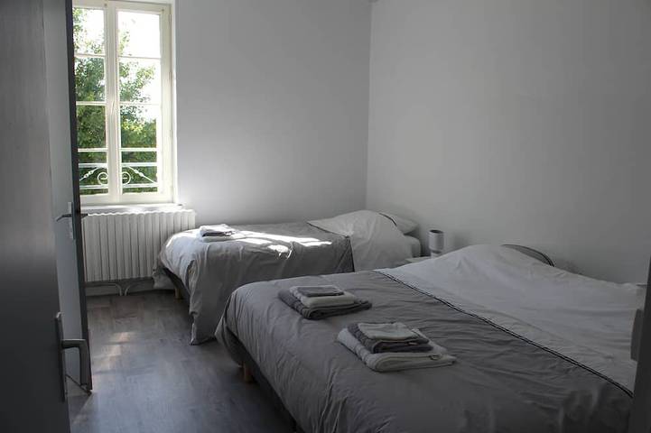 Gîte pour 14 personnes, avec jardin à Maillezais - 3