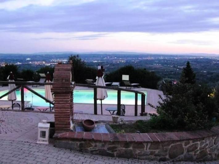 Vacation rental for 2 people, with Terrace and Pool in Vinci
