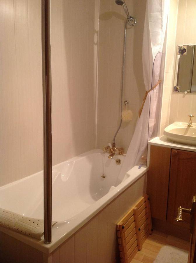 Gîte pour 2 personnes, avec jardin ainsi que terrasse et vue à Auriac-Lagast - 2