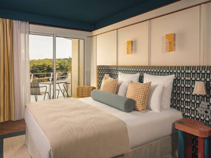 Hôtel pour 2 personnes, avec Balcon et Jacuzzi ainsi que Terrasse et Piscine