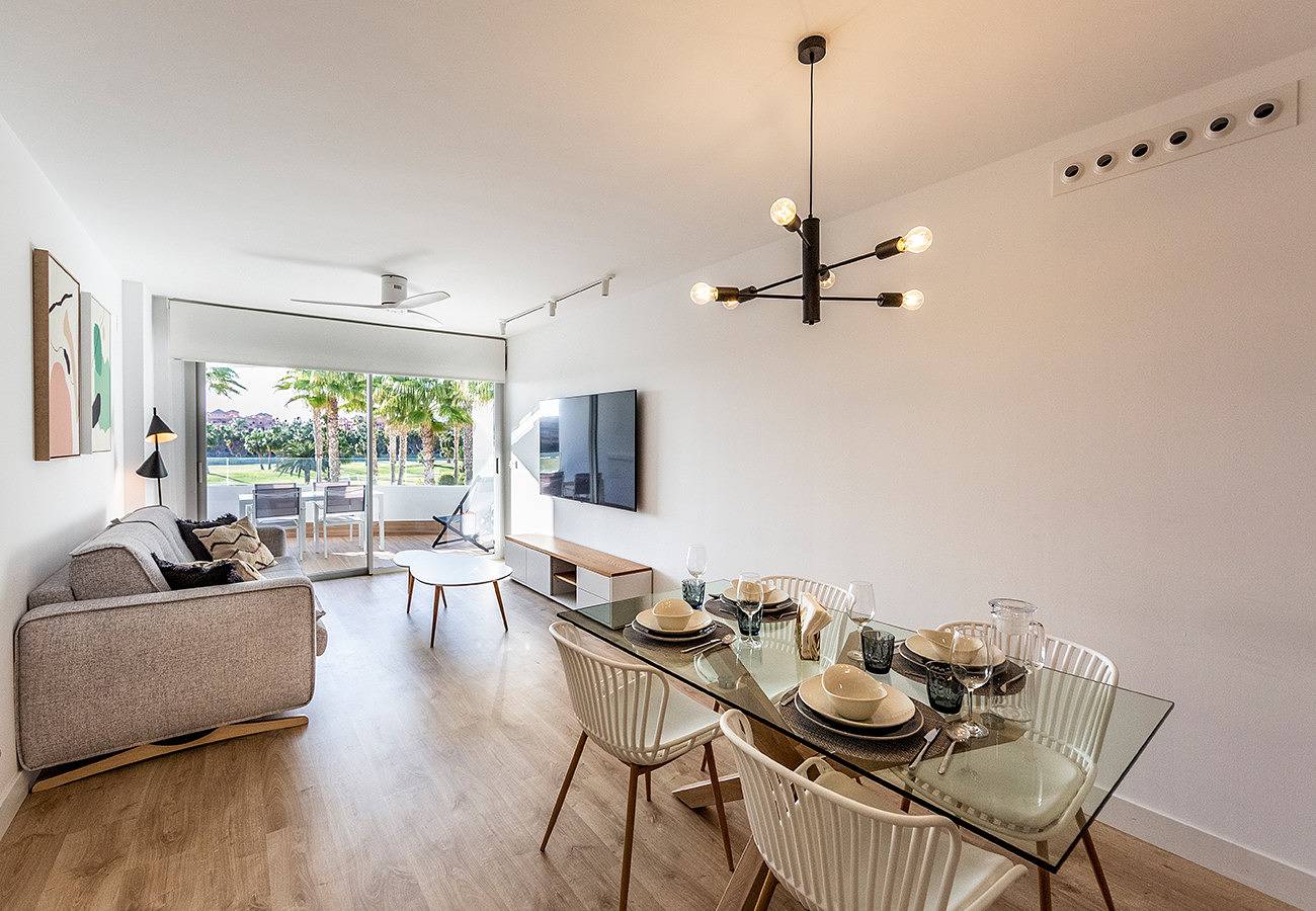 Apartamento entero, Homity Ático + Piscina in Playa Granada, Motril