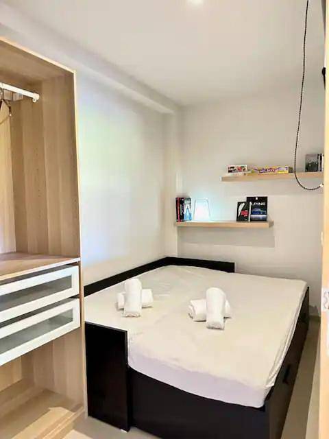 Gîte pour 4 personnes, avec jardin dans Golf De Beauvallon - 2