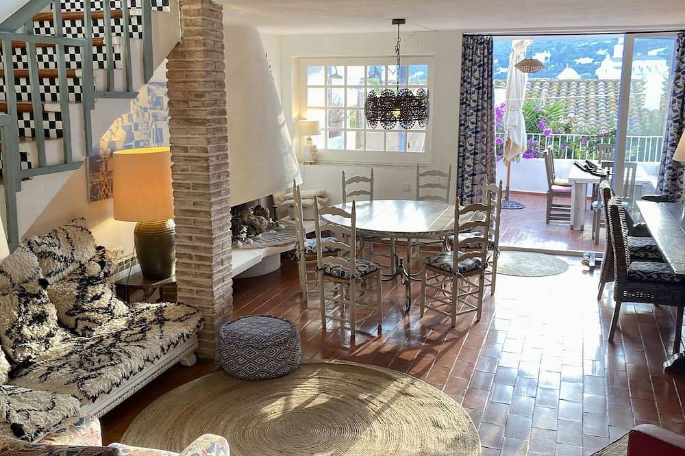 Casa de diseño con parking y vistas panoramicas , Cadaqués in Cadaqués, Cap de Creus