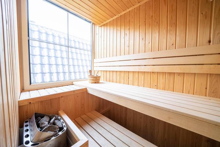 Europarcs Poort van Amsterdam — Westertoren Sauna 18 in Markermeer