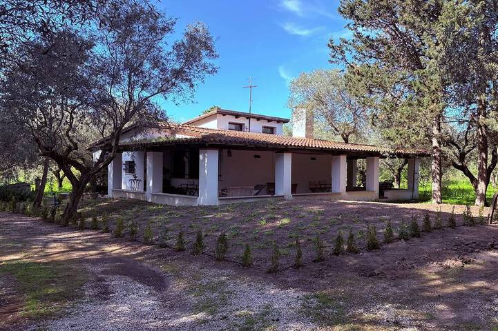 Villa for 4 people, with terrace and garden - 1