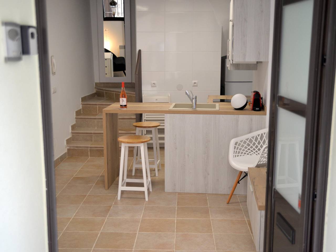 Entire apartment, Charming Village House in Central Peralada with Modern Amenities in Peralada, Upper Empordà