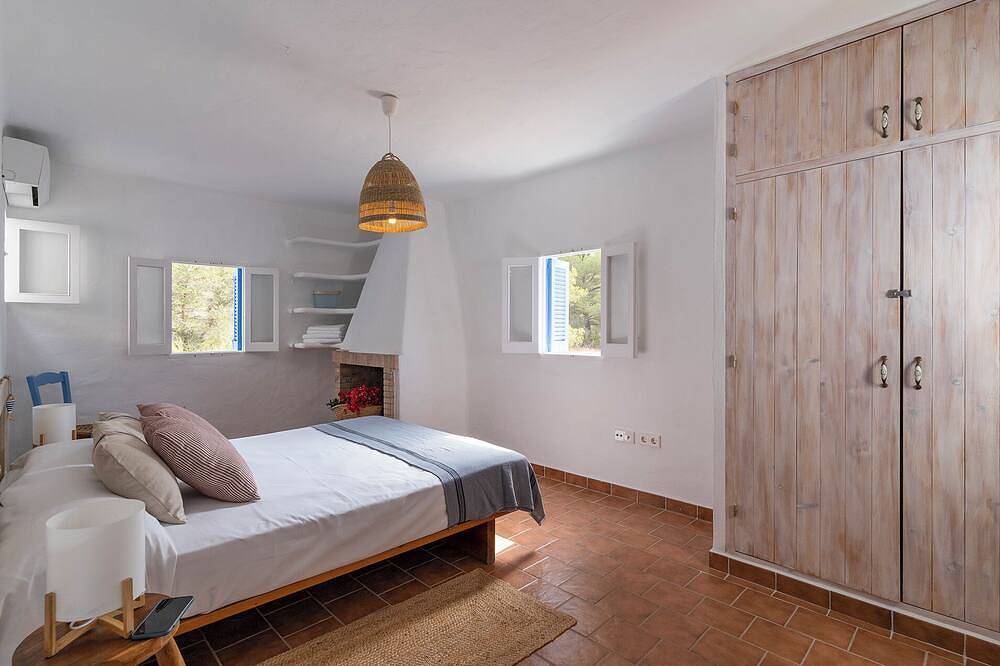 Sa Tanca, in the middle of nature and 5 minutes from the beach of Cala Saona in Formentera, Balearen