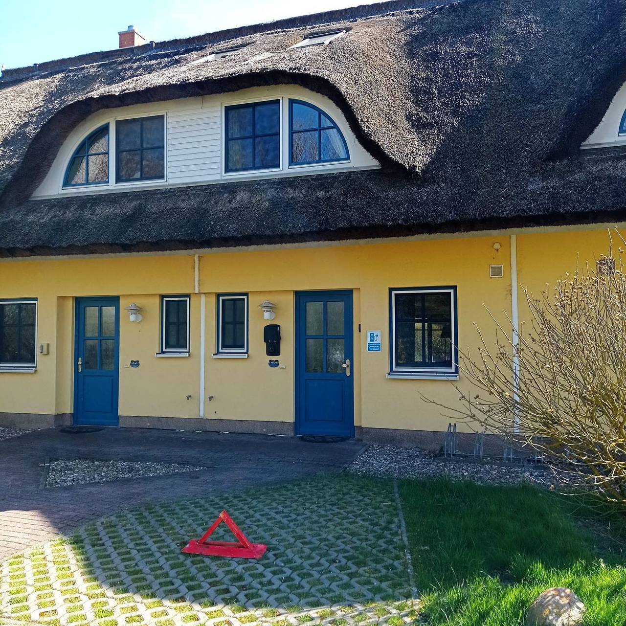 Ferienhaus Malve 3 – Reetdachurlaub mit Kamin, Wallbox und viel Platz für die ganze Familie in Puddemin, Poseritz