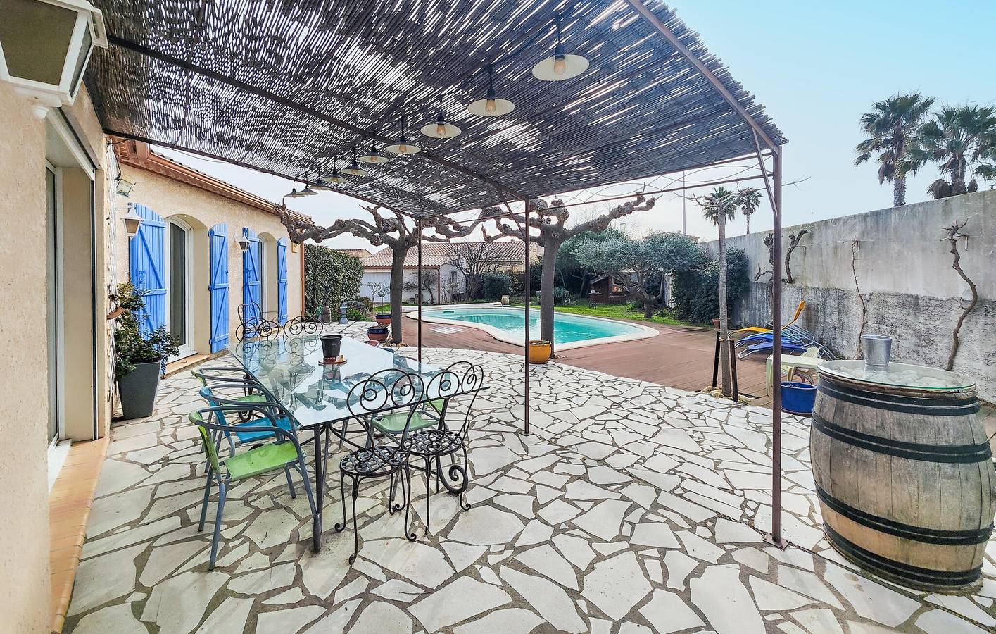 Gemütliche Wohnung am Pool mit Stadtzentrum in Caux 800m in Caux, Mittelmeerküste (Frankreich)