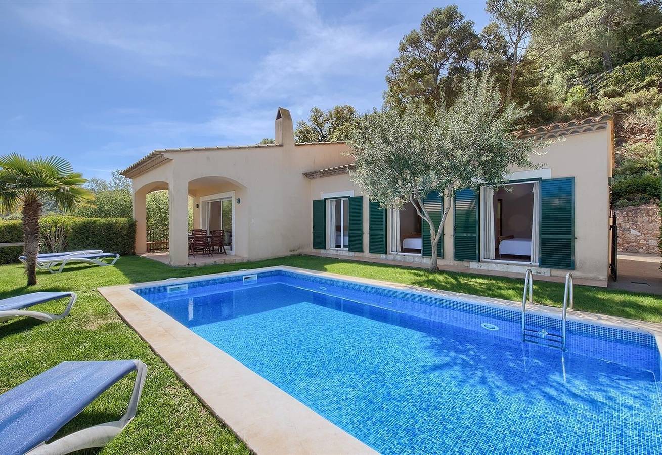 Villa "Flor Begur" avec vue sur la mer, piscine privée et Wi-Fi in Begur, Costa Brava