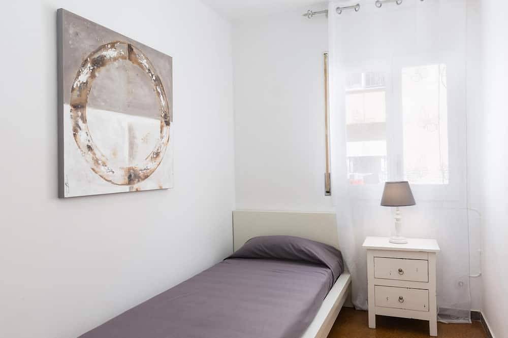 Apartamento entero, 20km from Barcelona 5-10 min.walk from beach/train. matarolux10 in Mataró, Costa del Maresme
