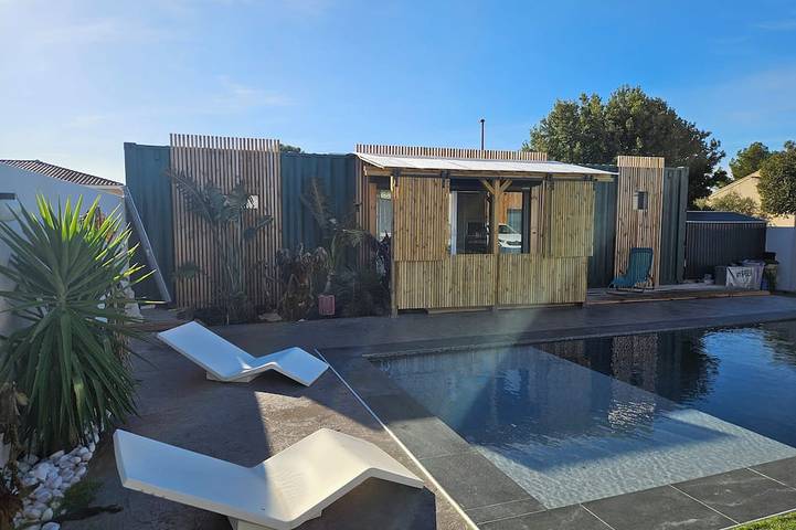 Location de vacances pour 3 personnes, avec piscine et terrasse, animaux acceptés à Cruscades