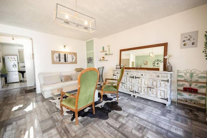 Gîte pour 6 personnes, avec terrasse dans Office de Tourisme de Barcelonnette - 4