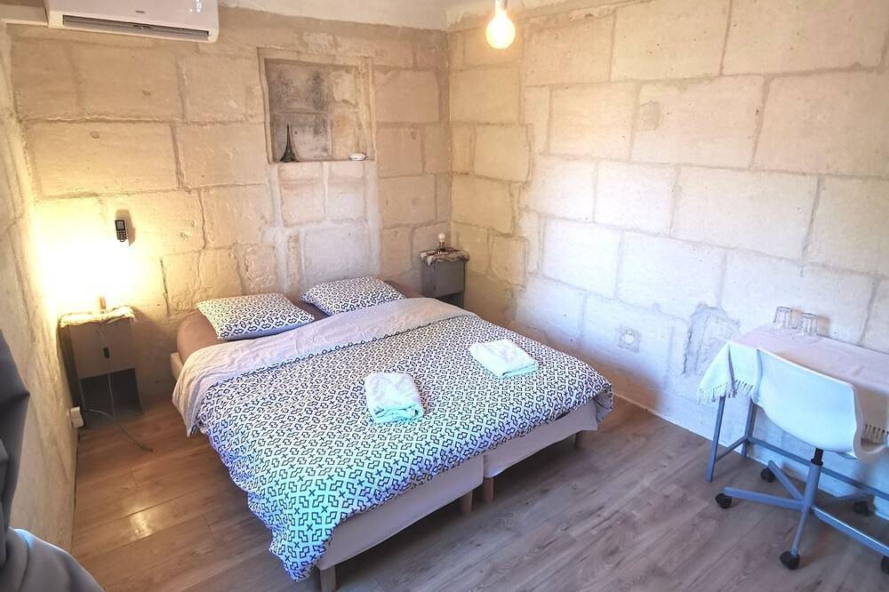 Charming village house in Provence fontvieille in Fontvieille, Arles region