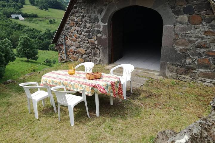 Location de vacances pour 10 personnes, avec jardin à Thiézac - 4