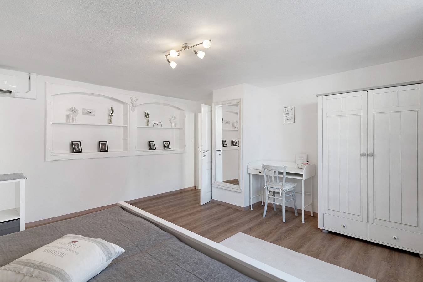 Ganze Wohnung, Apartment 'Schwarzwaldtani - Städtle 2' mit Bergblick, Wlan und Klimaanlage in Bühl, Mittlerer Schwarzwald