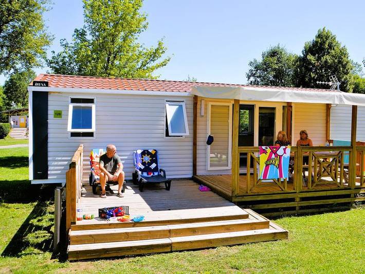 Camping Les Bords de Loue - Mobilheim 8 personen - Residenz Quattro 40m² - 4 Zimmer 8 pers. in Parcey, Jura