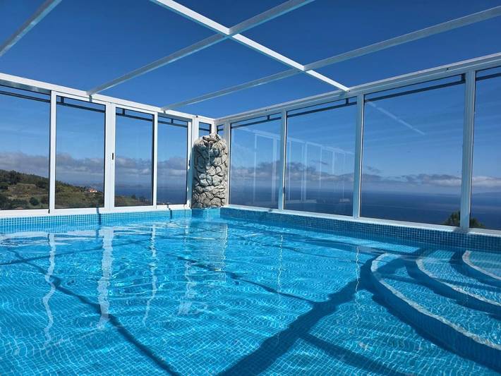 Chambre d’amis pour 4 personnes, avec bassin pour enfant et piscine ainsi que vue et jardin, animaux acceptés